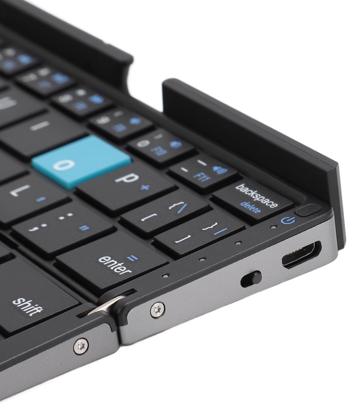 0Mini Folding Bluetooth KeyboardFEATURES:


Adjustable Viewing Angle: This keyboard features hidden stands that hold and prop up your device, allowing you to use your tablets and smartphones at an Mini Folding Bluetooth Keyboard